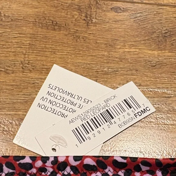 Amazon Essentials Women's Red and Black Leopard print Bikini Top - Picture 2 of 10